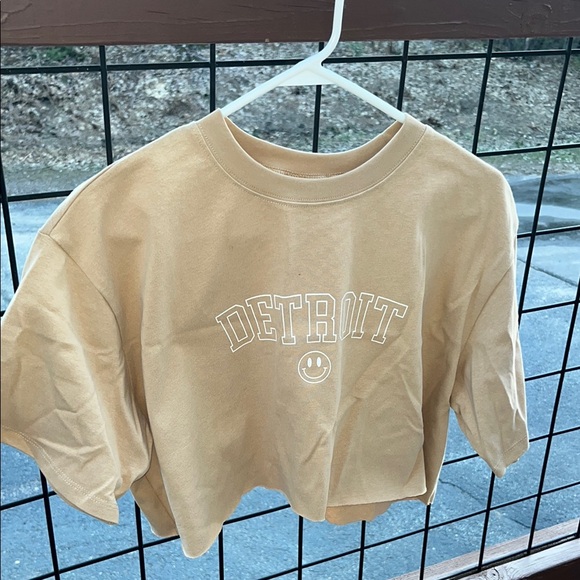 Tops - Detroit Tan crop shirt  Medium NWOT